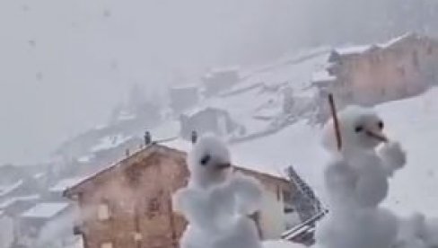 PAD TEMPERATURE ZA 30 STEPENI: Posle toplotnog talasa Švajcarsku pogodile obilne kiše i sneg PAD TEMPERATURE ZA 30 STEPENI: Posle toplotnog talasa Švajcarsku pogodile obilne kiše i sneg