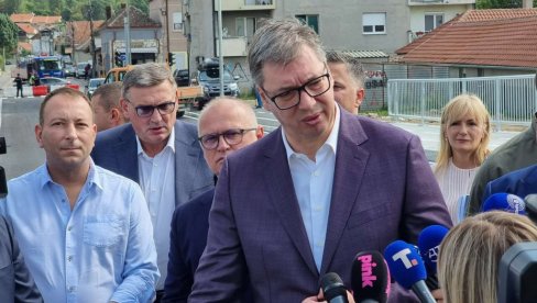 VUČIĆ OBIŠAO ZAVRŠNE RADOVE NA MOSTU NA MLAVI: Stari srušen, a novi izgrađen za tri meseca - ovo ljudima znači život (VIDEO)