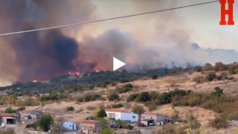 POŽARI U GRČKOJ SE NE SMIRUJU: Borba vatrogasaca sa vatrenom stihijom (VIDEO) POŽARI U GRČKOJ SE NE SMIRUJU: Borba vatrogasaca sa vatrenom stihijom (VIDEO)