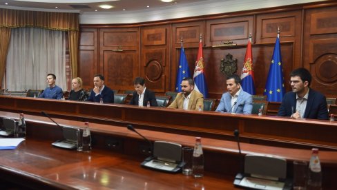 ODRŽAN SASTANAK: Premijerka Brnabić podržala ideju o formiranju nacionalnog saveta za brigu o penzionerima ODRŽAN SASTANAK: Premijerka Brnabić podržala ideju o formiranju nacionalnog saveta za brigu o penzionerima