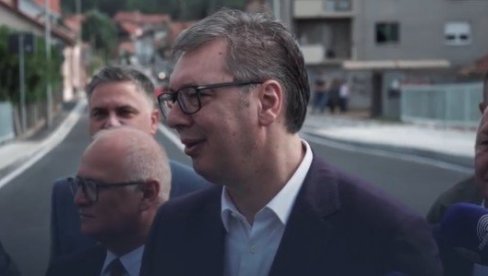 DA SE LJUDI VRATE IZ INOSTRANSTVA, DA ZAJEDNIČKI GRADIMO: Vučić objavio snimak iz Petrovca i otkrio koja mu je najveća želja (VIDEO) DA SE LJUDI VRATE IZ INOSTRANSTVA, DA ZAJEDNIČKI GRADIMO: Vučić objavio snimak iz Petrovca i otkrio koja mu je najveća želja (VIDEO)
