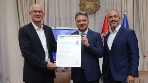 VELIKI USPEH DRŽAVNOG DATA CENTRA U KRAGUJEVCU: Dobijen međunarodni sertifikat za najviši nivo pouzdanosti i bezbednosti (FOTO) VELIKI USPEH DRŽAVNOG DATA CENTRA U KRAGUJEVCU: Dobijen međunarodni sertifikat za najviši nivo pouzdanosti i bezbednosti (FOTO)