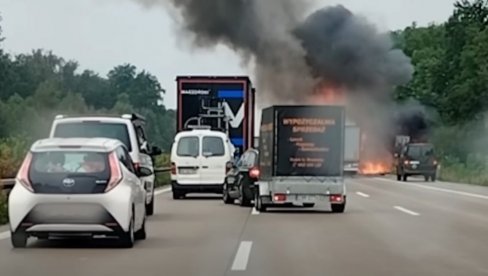 HAOS U NEMAČKOJ: Sudarilo se pet kamiona, došlo do eksplozije, ima mrtvih (VIDEO)
