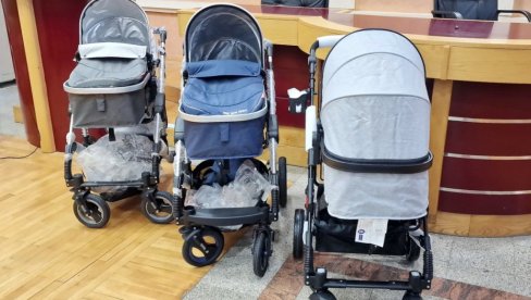 NA POKLON KOLICA: Opština Lazarevac pomaže roditeljima NA POKLON KOLICA: Opština Lazarevac pomaže roditeljima