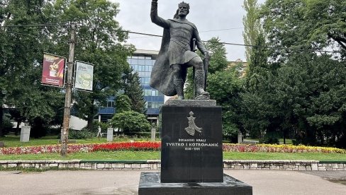 BOŠNJACI OTELI SRPSKOG KRALJA: U Sarajevu osvanuo spomenik bosanskom vladaru Tvrtku, kao uporište lažnog identiteta BOŠNJACI OTELI SRPSKOG KRALJA: U Sarajevu osvanuo spomenik bosanskom vladaru Tvrtku, kao uporište lažnog identiteta