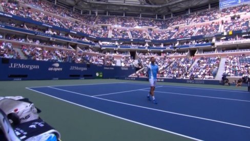 ĐOKOVIĆ ODBIO DA OVAKO OSVOJI GEM! Sudija morala da reaguje kada se Novak usprotivio na Ju-Es openu ĐOKOVIĆ ODBIO DA OVAKO OSVOJI GEM! Sudija morala da reaguje kada se Novak usprotivio na Ju-Es openu