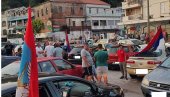 НЕМА ВЛАДЕ БЕЗ СРБА Километарска колона за одбрану изборне воље (ФОТО) НЕМА ВЛАДЕ БЕЗ СРБА Километарска колона за одбрану изборне воље (ФОТО)