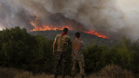 U GRČKOJ I DALJE DRAMATIČNO: Pojačane snage za gašenje požara u pojedinim oblastima