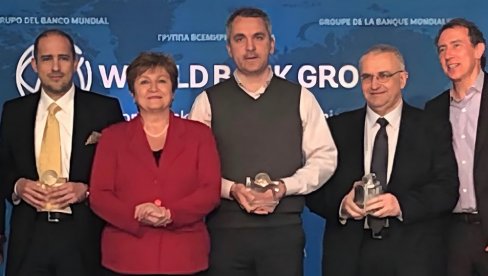 NOVI IZVRŠNI DIREKTOR BEOGRADSKE BERZE IVAN LEPOSAVIĆ: Iskusni međunarodni stručnjak za finansije i investicije NOVI IZVRŠNI DIREKTOR BEOGRADSKE BERZE IVAN LEPOSAVIĆ: Iskusni međunarodni stručnjak za finansije i investicije