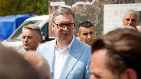 VUČIĆU POVELJA POČASNOG GRAĐANINA: Predsednik sutra u Subotici - posetiće i Lovćenac i Palić VUČIĆU POVELJA POČASNOG GRAĐANINA: Predsednik sutra u Subotici - posetiće i Lovćenac i Palić
