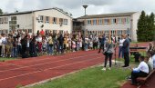 GRADONAČELNIK NOVOG SADA NA PRIJEMU PRVAKA U ŠKOLI U FUTOGU: Saniran deo oštećenog objekta u julskom nevremenu