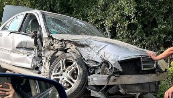 ЛАНЧАНИ СУДАР НА ПУТУ НОВИ ПАЗАР-ТУТИН: Учествовала три аутомобила (ФОТО) ЛАНЧАНИ СУДАР НА ПУТУ НОВИ ПАЗАР-ТУТИН: Учествовала три аутомобила (ФОТО)