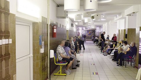 ОПЕРАЦИЈУ КУКА ЧЕКАЈУ ЧЕТИРИ ГОДИНЕ: На списковима за уградњу ендопротеза је чак 35.000 пацијената