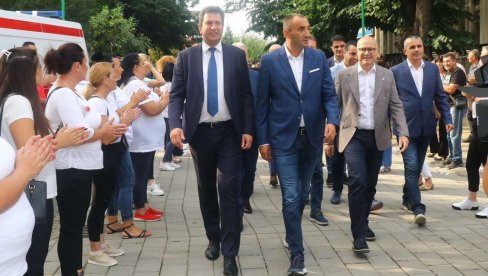 ВУЧЕВИЋ У ШАПЦУ: Српска напредна странка имала је важан скуп у граду на Сави ВУЧЕВИЋ У ШАПЦУ: Српска напредна странка имала је важан скуп у граду на Сави