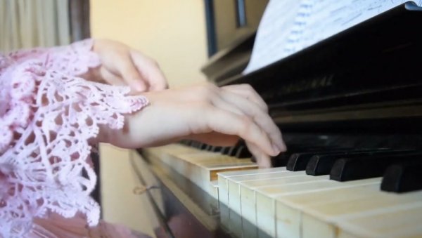 ОВЕ ДЕВОЈЧИЦЕ ИЗ СРБИЈЕ ЗАСЛУЖУЈУ ПОСЕБНУ ПОДРШКУ: Талентоване су, имају од 8 до 14 година и потребне су им стипендије(ФОТО,ВИДЕО) ОВЕ ДЕВОЈЧИЦЕ ИЗ СРБИЈЕ ЗАСЛУЖУЈУ ПОСЕБНУ ПОДРШКУ: Талентоване су, имају од 8 до 14 година и потребне су им стипендије(ФОТО,ВИДЕО)