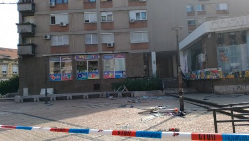 FOTOGRAFIJE JUTRO NAKON STRAVIČNE EKSPLOZIJE U SMEDEREVU: Policija i dalje ispred zgrade gde se razneo muškarac (FOTO)