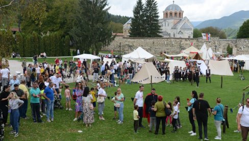 VITEZOVI KRAJ SVETINJE: Tradicionalni Maglič fest u nedelju u Studenici VITEZOVI KRAJ SVETINJE: Tradicionalni Maglič fest u nedelju u Studenici