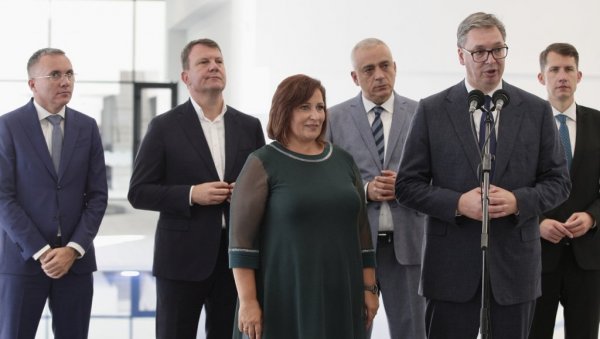 ВУЧИЋ: Не бавим се протестима, већ развојем Србије ВУЧИЋ: Не бавим се протестима, већ развојем Србије