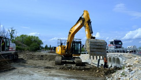 ЋУПРИЈА ЗА ТРИ МЕСЕЦА: Почела изградња новог моста на Ибарској магистрали код Краљева ЋУПРИЈА ЗА ТРИ МЕСЕЦА: Почела изградња новог моста на Ибарској магистрали код Краљева