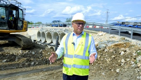 RASPISAN KONKURS ZA INFRASTRUKTURNE PROJEKTE: Vesić - Država za lokalne samouprave izdvaja 1,4 milijarde dinara RASPISAN KONKURS ZA INFRASTRUKTURNE PROJEKTE: Vesić - Država za lokalne samouprave izdvaja 1,4 milijarde dinara
