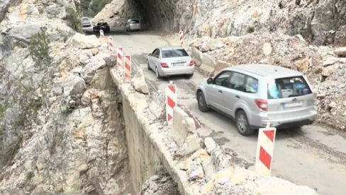 РАДОВИ ПРОБИЛИ РОК Штрабаг са обновом 20 километара магистрале, од Рожаја до Шпиљана, касни 14 месеци РАДОВИ ПРОБИЛИ РОК Штрабаг са обновом 20 километара магистрале, од Рожаја до Шпиљана, касни 14 месеци