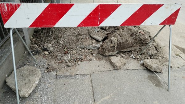 РАДОВИ НА ВОДОВОДНОЈ МРЕЖИ У ЈАГОДИНИ: прекид у водоснабдевању РАДОВИ НА ВОДОВОДНОЈ МРЕЖИ У ЈАГОДИНИ: прекид у водоснабдевању