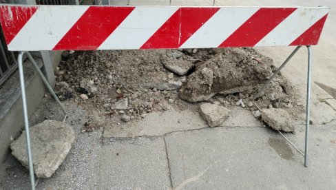 РАДОВИ НА ВОДОВОДНОЈ МРЕЖИ У ЈАГОДИНИ: прекид у водоснабдевању РАДОВИ НА ВОДОВОДНОЈ МРЕЖИ У ЈАГОДИНИ: прекид у водоснабдевању