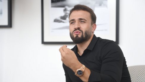 KROZ ŽIVOT SAM HODAO NEUTABANIM STAZAMA: Petar Marić, harmonikaš, govori za Novosti KROZ ŽIVOT SAM HODAO NEUTABANIM STAZAMA: Petar Marić, harmonikaš, govori za Novosti