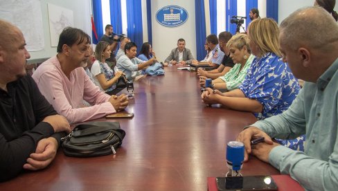 У ТРЕБИЊУ ПОТПИСАН ПРОТОКОЛ О ПОСТУПАЊУ У СЛУЧАЈЕВИМА НАСИЉА У ПОРОДИЦИ: Бржa и ефикаснијa заштитa жртaвa У ТРЕБИЊУ ПОТПИСАН ПРОТОКОЛ О ПОСТУПАЊУ У СЛУЧАЈЕВИМА НАСИЉА У ПОРОДИЦИ: Бржa и ефикаснијa заштитa жртaвa