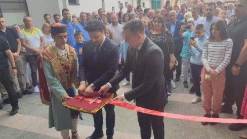POČETAK INVESTICIONOG CIKLUSA Otvorena nova zgrada OŠ Dušan Korać POČETAK INVESTICIONOG CIKLUSA Otvorena nova zgrada OŠ Dušan Korać