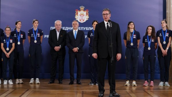 ПРЕДСЕДНИК ВУЧИЋ: Шта год они причали, Тијана Бошковић је боља од Варгас