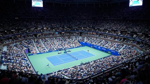 ТЕНИС У НЕВЕРИЦИ: Врхунска тенисерка зарађује и на сајту за одрасле, ево шта је још откривено о њој! (ФОТО)