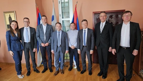 НАЈБОЉИ ХАРМАНОНИКАШИ СВЕТА У УГЉЕВИКУ: Пријем код начелника општине НАЈБОЉИ ХАРМАНОНИКАШИ СВЕТА У УГЉЕВИКУ: Пријем код начелника општине