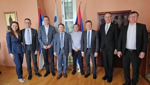 NAJBOLJI HARMANONIKAŠI SVETA U UGLJEVIKU: Prijem kod načelnika opštine NAJBOLJI HARMANONIKAŠI SVETA U UGLJEVIKU: Prijem kod načelnika opštine