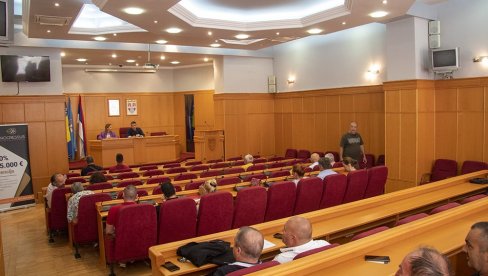 ПОМОЋ ЗА НАБАВКУ ОПРЕМЕ: Субвенције Владе Мађарске по кориснику од 2.500 до 25.000 евра за механизацију ПОМОЋ ЗА НАБАВКУ ОПРЕМЕ: Субвенције Владе Мађарске по кориснику од 2.500 до 25.000 евра за механизацију