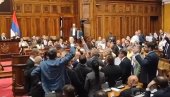 VUČIĆ O OPOZICIJI: Nikakve razlike nema između onih s leva i onih s desna (VIDEO) VUČIĆ O OPOZICIJI: Nikakve razlike nema između onih s leva i onih s desna (VIDEO)