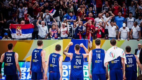 A KAD SU SE KAMERE UGASILE: Reprezentativci Srbije su uradili nešto o čemu će se pričati (VIDEO) A KAD SU SE KAMERE UGASILE: Reprezentativci Srbije su uradili nešto o čemu će se pričati (VIDEO)