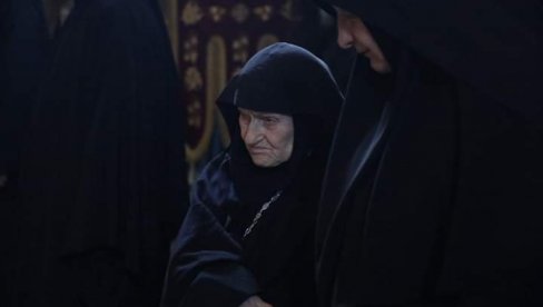 USNULA MATI TEOKTISTA, IGUMANIJA MANASTIRA USPENJA BOGORODICE U ĐAKOVICI: U srcu nosila kandilo vere USNULA MATI TEOKTISTA, IGUMANIJA MANASTIRA USPENJA BOGORODICE U ĐAKOVICI: U srcu nosila kandilo vere