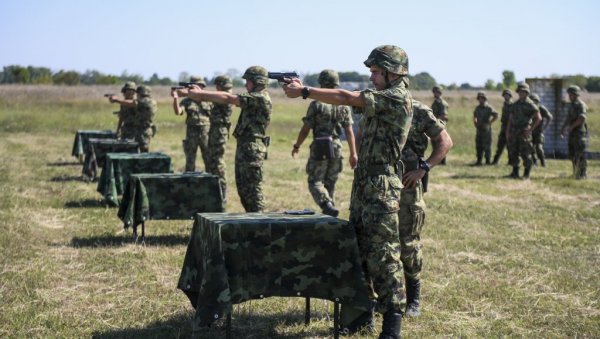 ВРАЋАЊЕ ОБАВЕЗНОГ ВОЈНОГ РОКА У СРБИЈИ: Ово су разлози, а ево и колико би трајала војска ВРАЋАЊЕ ОБАВЕЗНОГ ВОЈНОГ РОКА У СРБИЈИ: Ово су разлози, а ево и колико би трајала војска