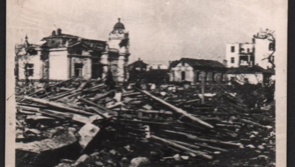 НА ЛЕСКОВАЦ БАЧЕНО 69 ТОНА БОМБИ НА ДАНАШЊИ ДАН 1944. ГОДИНЕ: Савезничка авијација учествовала у грађанском рату у Србији НА ЛЕСКОВАЦ БАЧЕНО 69 ТОНА БОМБИ НА ДАНАШЊИ ДАН 1944. ГОДИНЕ: Савезничка авијација учествовала у грађанском рату у Србији