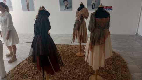 MODNA POSTAVKA TRANSFORMACIJE U MUZEJU PRIMENJENE UMETNOSTI: Inspiracija slovenskom tradicijom MODNA POSTAVKA TRANSFORMACIJE U MUZEJU PRIMENJENE UMETNOSTI: Inspiracija slovenskom tradicijom