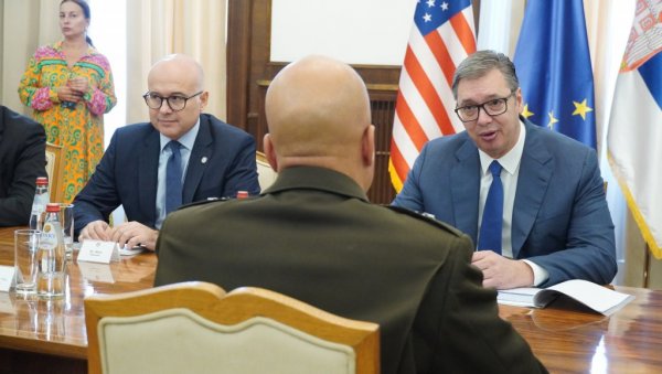 ВУЧИЋ НАКОН САСТАНКА СА КОМАНДАНТОМ НАЦИОНАЛНЕ ГАРДЕ ОХАЈА: Србија је опредељена да настави да гради будуће стратешко партнерство са САД ВУЧИЋ НАКОН САСТАНКА СА КОМАНДАНТОМ НАЦИОНАЛНЕ ГАРДЕ ОХАЈА: Србија је опредељена да настави да гради будуће стратешко партнерство са САД