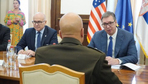 ВУЧИЋ НАКОН САСТАНКА СА КОМАНДАНТОМ НАЦИОНАЛНЕ ГАРДЕ ОХАЈА: Србија је опредељена да настави да гради будуће стратешко партнерство са САД ВУЧИЋ НАКОН САСТАНКА СА КОМАНДАНТОМ НАЦИОНАЛНЕ ГАРДЕ ОХАЈА: Србија је опредељена да настави да гради будуће стратешко партнерство са САД