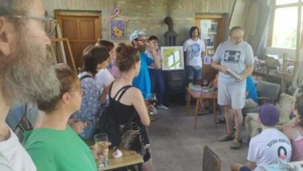 МЕЂУНАРОДНА ЛИКОВНА КОЛОНИЈА У СЕЧЊУ: Спајање уметности и инспирације МЕЂУНАРОДНА ЛИКОВНА КОЛОНИЈА У СЕЧЊУ: Спајање уметности и инспирације