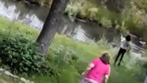 UPLAŠILA SAM SE, JER I JA IMAM DETE... Žena koja je loš plivač skočila u vodu i spasila autističnog dečaka (VIDEO) UPLAŠILA SAM SE, JER I JA IMAM DETE... Žena koja je loš plivač skočila u vodu i spasila autističnog dečaka (VIDEO)