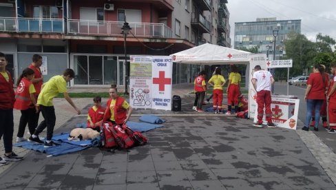 SVETSKI DAN PRVE POMOĆI: Paraćinski Crveni krst obeležiće ga javnim časom SVETSKI DAN PRVE POMOĆI: Paraćinski Crveni krst obeležiće ga javnim časom