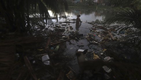 POPLAVLJENE KUĆE, VODA NA ULICAMA: Haotično u Brazilu, ciklon odneo skoro 40 života (VIDEO) POPLAVLJENE KUĆE, VODA NA ULICAMA: Haotično u Brazilu, ciklon odneo skoro 40 života (VIDEO)
