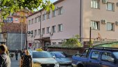 SNAŽAN OTPOR KURTIJEVOM TERORU: Zaposleni u srpskim institucijama u zgradi Kancelarije za KiM i jutros na radnim mestima - tu proveli i noć