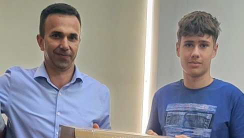 ANDRIJA NAŠ PONOS: Srbiju na Evropskoj informatičkoj olimpijadi u Gruziji predstavlja i Mioničanin ANDRIJA NAŠ PONOS: Srbiju na Evropskoj informatičkoj olimpijadi u Gruziji predstavlja i Mioničanin