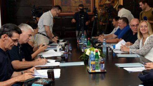 DESET MILIONA DINARA ZA KONTROLU PLODNOSTI ZEMLJIŠTA: Podrška Pokrajine stručnim službama i institutu DESET MILIONA DINARA ZA KONTROLU PLODNOSTI ZEMLJIŠTA: Podrška Pokrajine stručnim službama i institutu